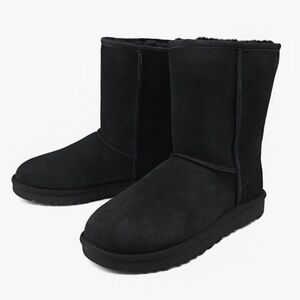 UGG Black Classic Short Size 7